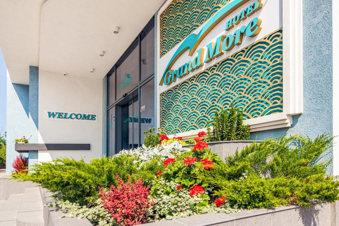 Hotel Grand More ซาโตกา ภายนอก รูปภาพ